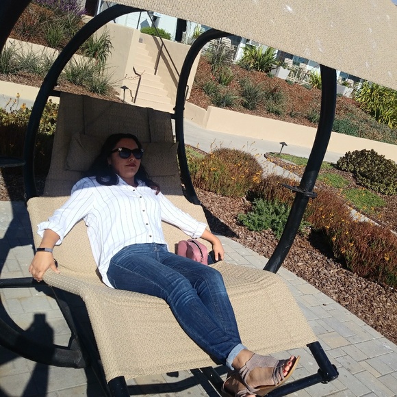 Meet your Posher, Natalie - Picture 3 of 6